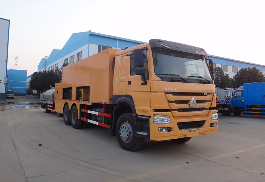 重汽稀漿封層車(chē)