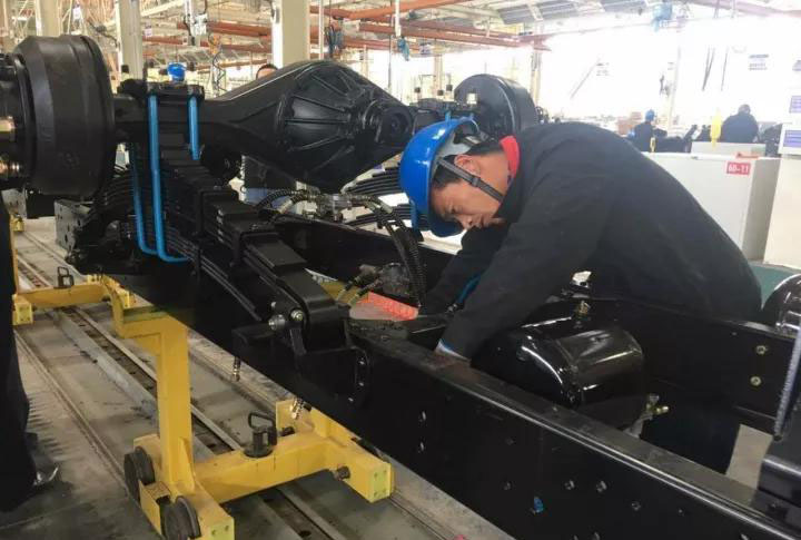 武漢大學(xué)高級研修班組團赴程力公司觀摩考察