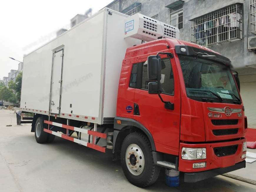 青島解放國(guó)五冷藏車(chē)