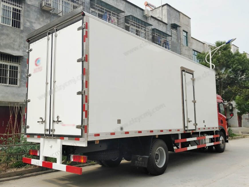 青島解放國(guó)五冷藏車(chē)